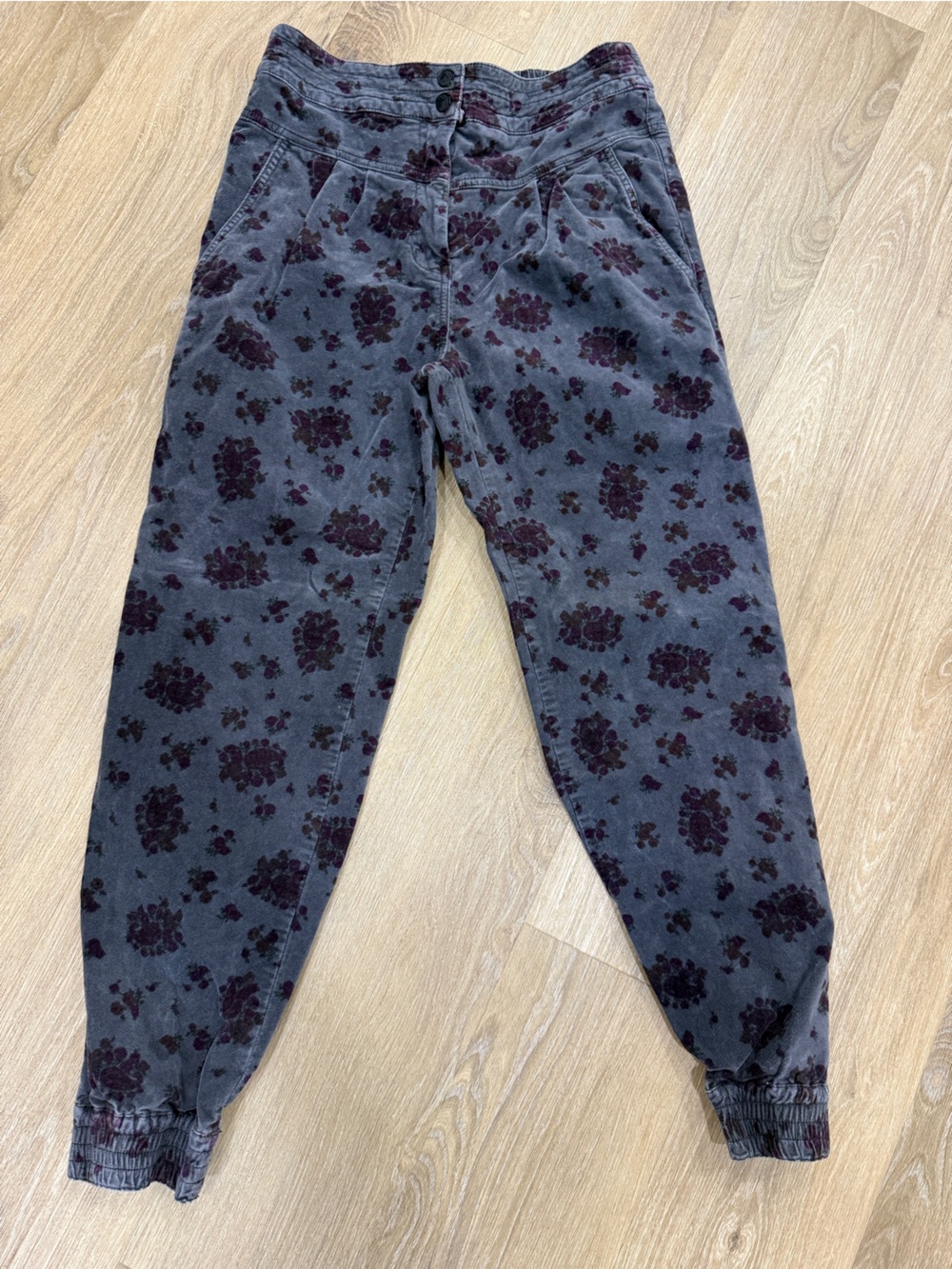 Anthropologie Velvet Floral Jogger Pants in Charcoal and Deep Plum